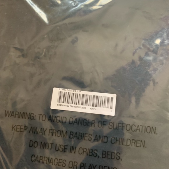 🔥HOST PICK🔥 NWT Supreme Star Logo graphic Tee - Picture 4 of 4